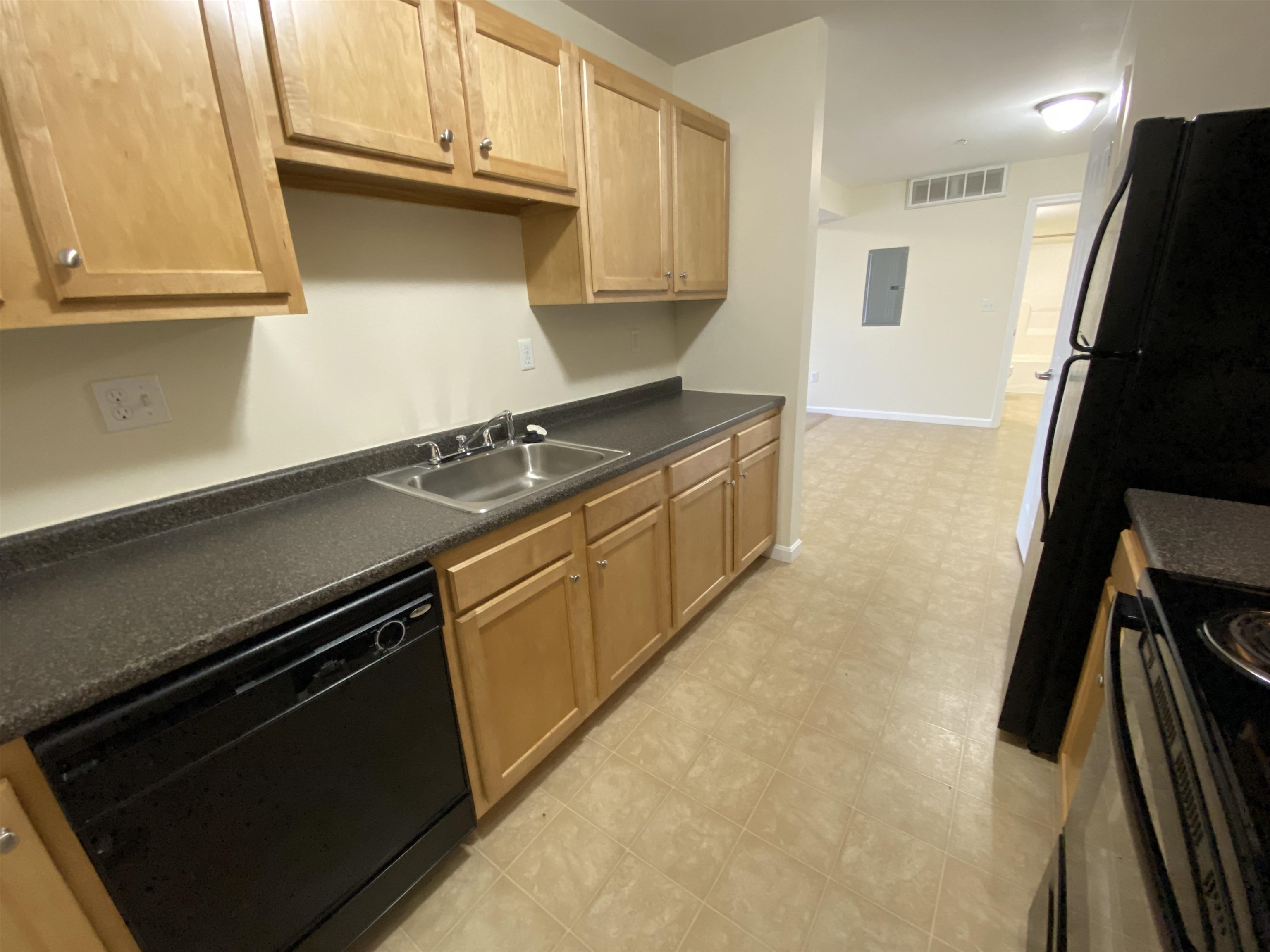 20 Sentinel Court, Unit 306 Manchester, NH 03103 - Photo 13 of 40