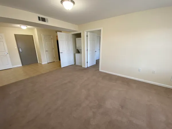 $1,970 | 20 Sentinel Court, Unit 306, Manchester, NH 03103