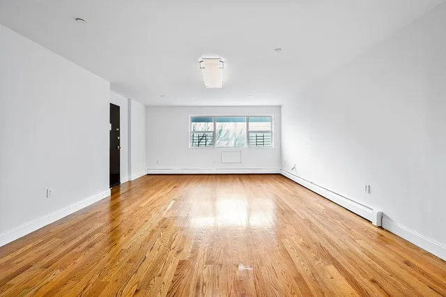$2,730,000 | 16003 Sanford Avenue | Murray Hill - Flushing