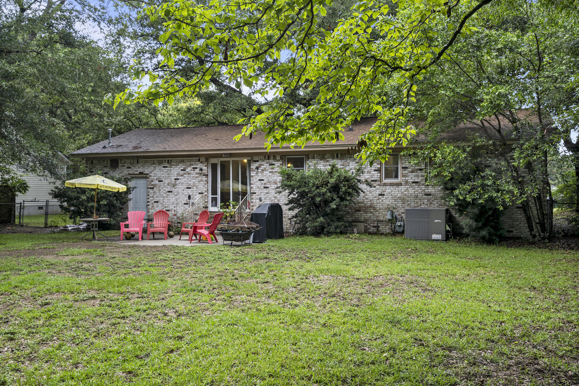 1303 Camp Road Charleston, SC 29412 - Photo 20 of 22 Back Yard