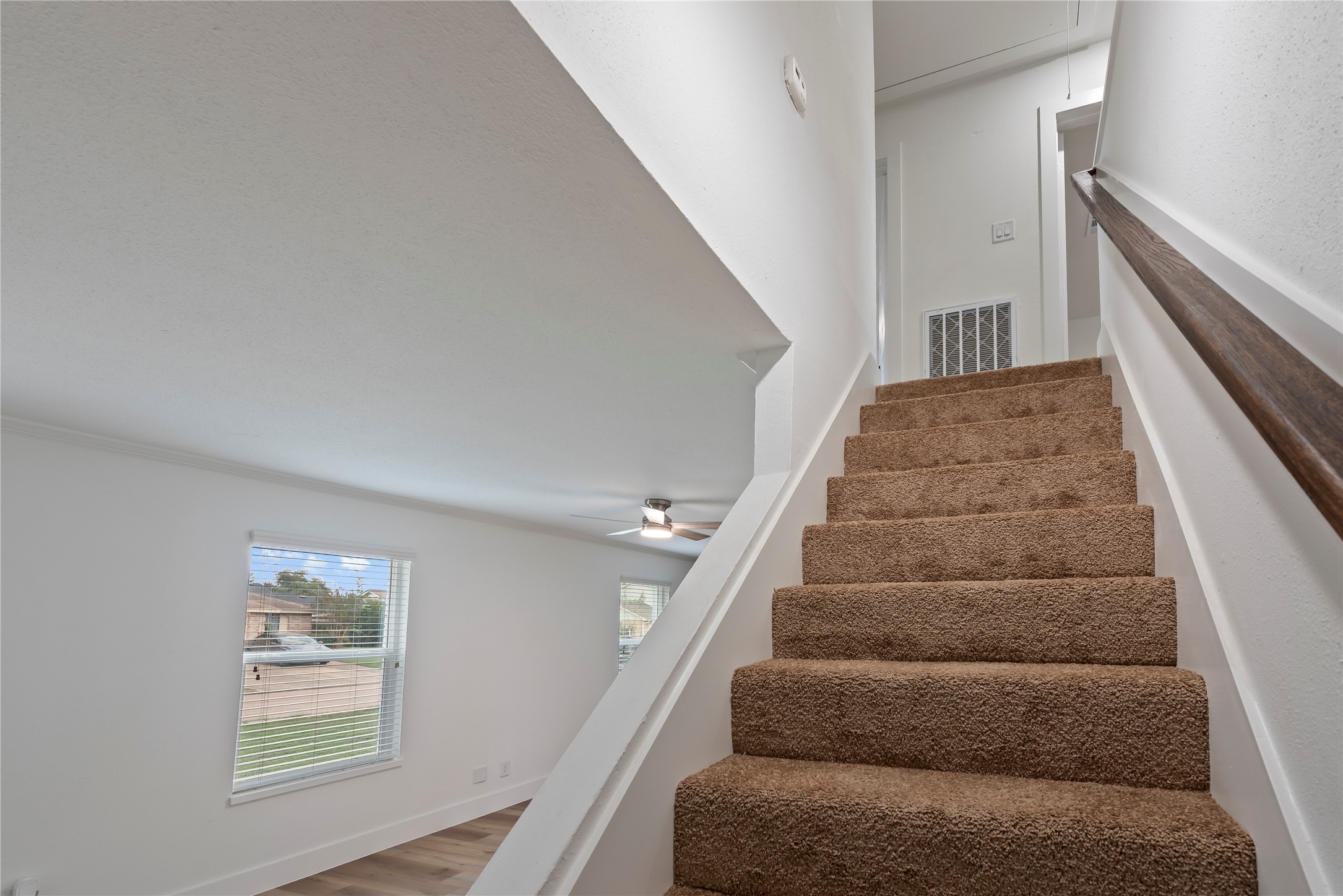 4315 Brookhead Trail Houston, TX 77066 - Photo 15 of 29 a view of entryway and hall