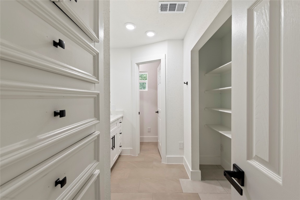 4315 Brookhead Trail Houston, TX 77066 - Photo 18 of 29 a view of an entryway with hallway