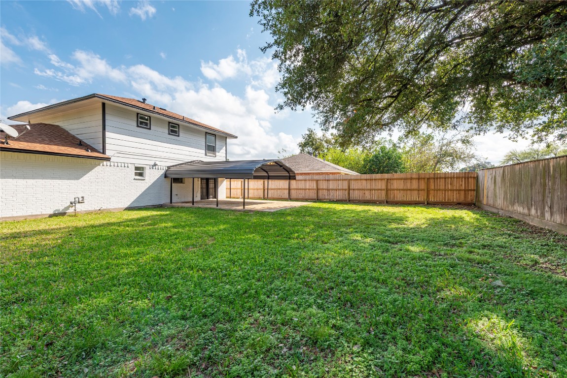 4315 Brookhead Trail Houston, TX 77066 - Photo 28 of 29 a front view of a house with garden