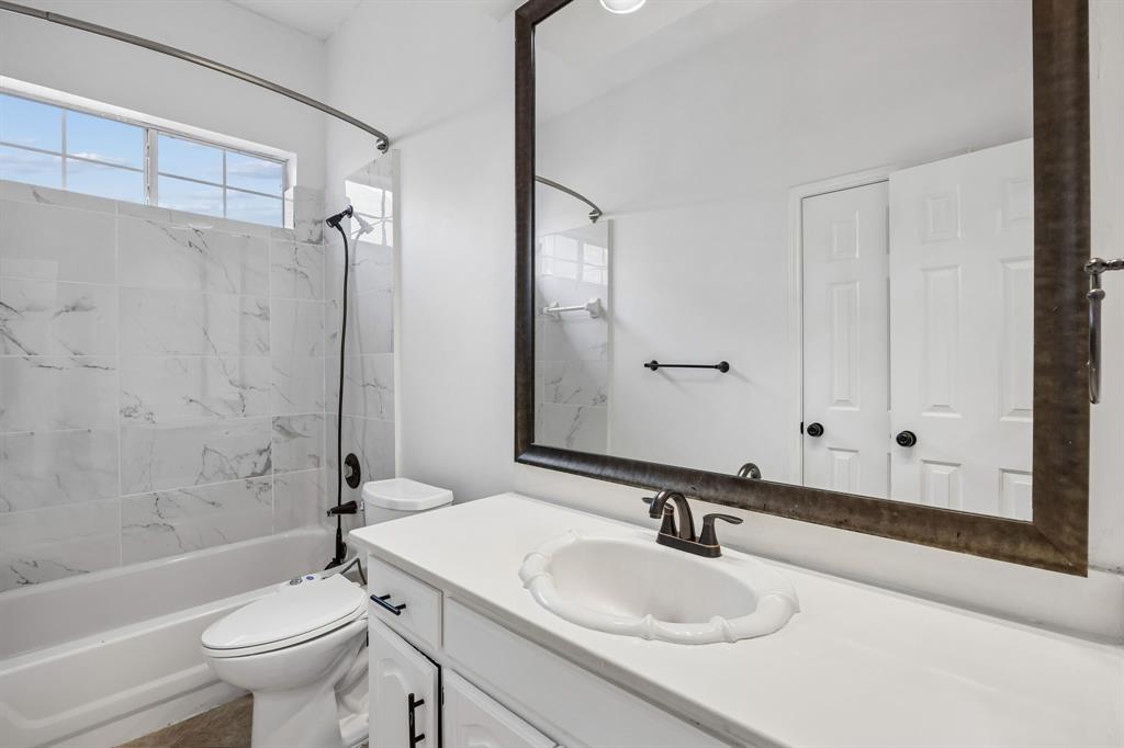 8608 Mill Creek Road Irving, TX 75063 - Photo 7 of 28