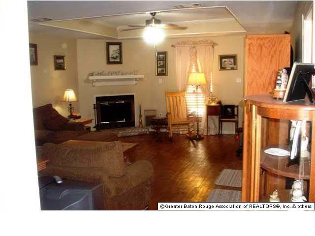 9672 West Blount Road Denham Springs, LA 70706 - Photo 4 of 16 Gallery Image 4