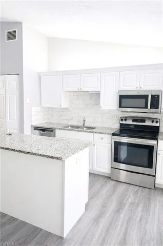 $2,100 | 5364 16th Place Southwest, Unit H3, Naples, FL 34116