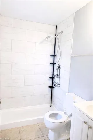 $2,100 | 5364 16th Place Southwest, Unit H3, Naples, FL 34116