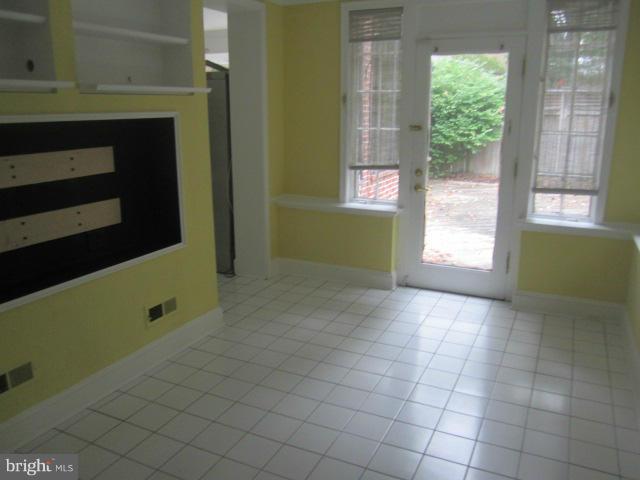 201 Midhurst Road Baltimore, MD 21212 - Photo 14 of 29 Sunroom