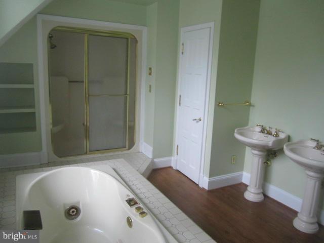 201 Midhurst Road Baltimore, MD 21212 - Photo 15 of 29 Bath (Master)