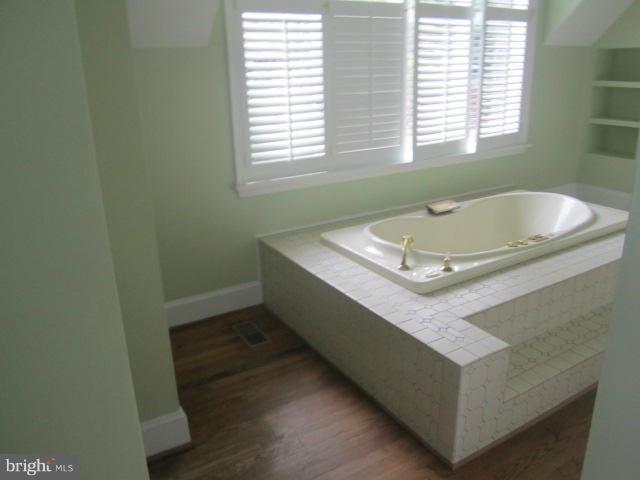 201 Midhurst Road Baltimore, MD 21212 - Photo 16 of 29 Bath (Master)