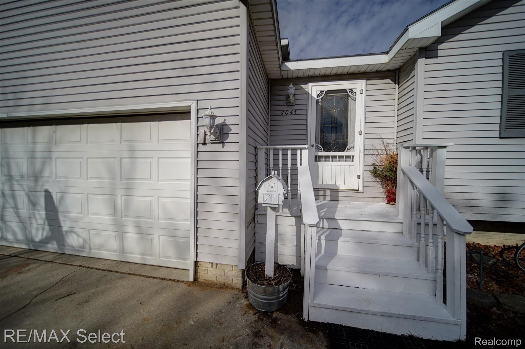 4045 East Carpenter Road Flint, MI 48506 - Photo 8 of 50 5413 N McKinley 051.jpg