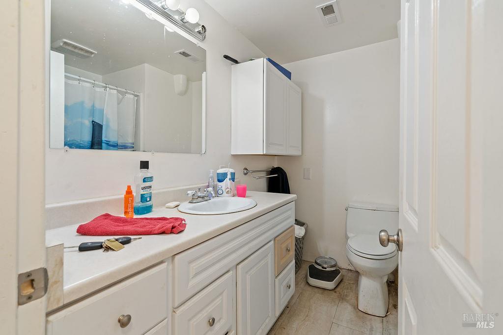 841 Benicia Road Vallejo, CA 94591 - Photo 14 of 40 Gallery Image 14