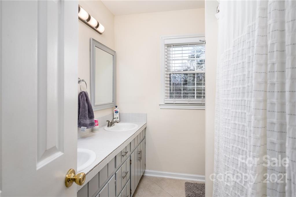 10835 Painted Tree Road Charlotte, NC 28226 - Photo 34 of 48 Gallery Image 34