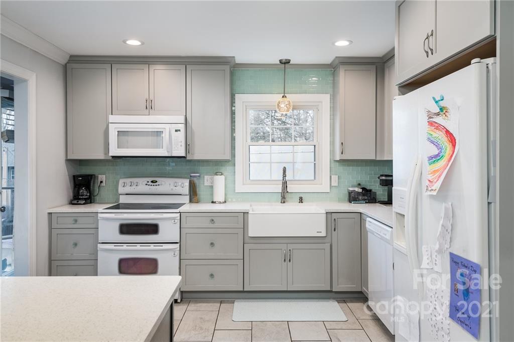 10835 Painted Tree Road Charlotte, NC 28226 - Photo 4 of 48 Gallery Image 4
