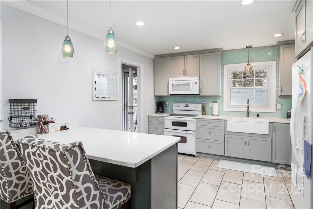 10835 Painted Tree Road Charlotte, NC 28226 - Photo 6 of 48 Gallery Image 6