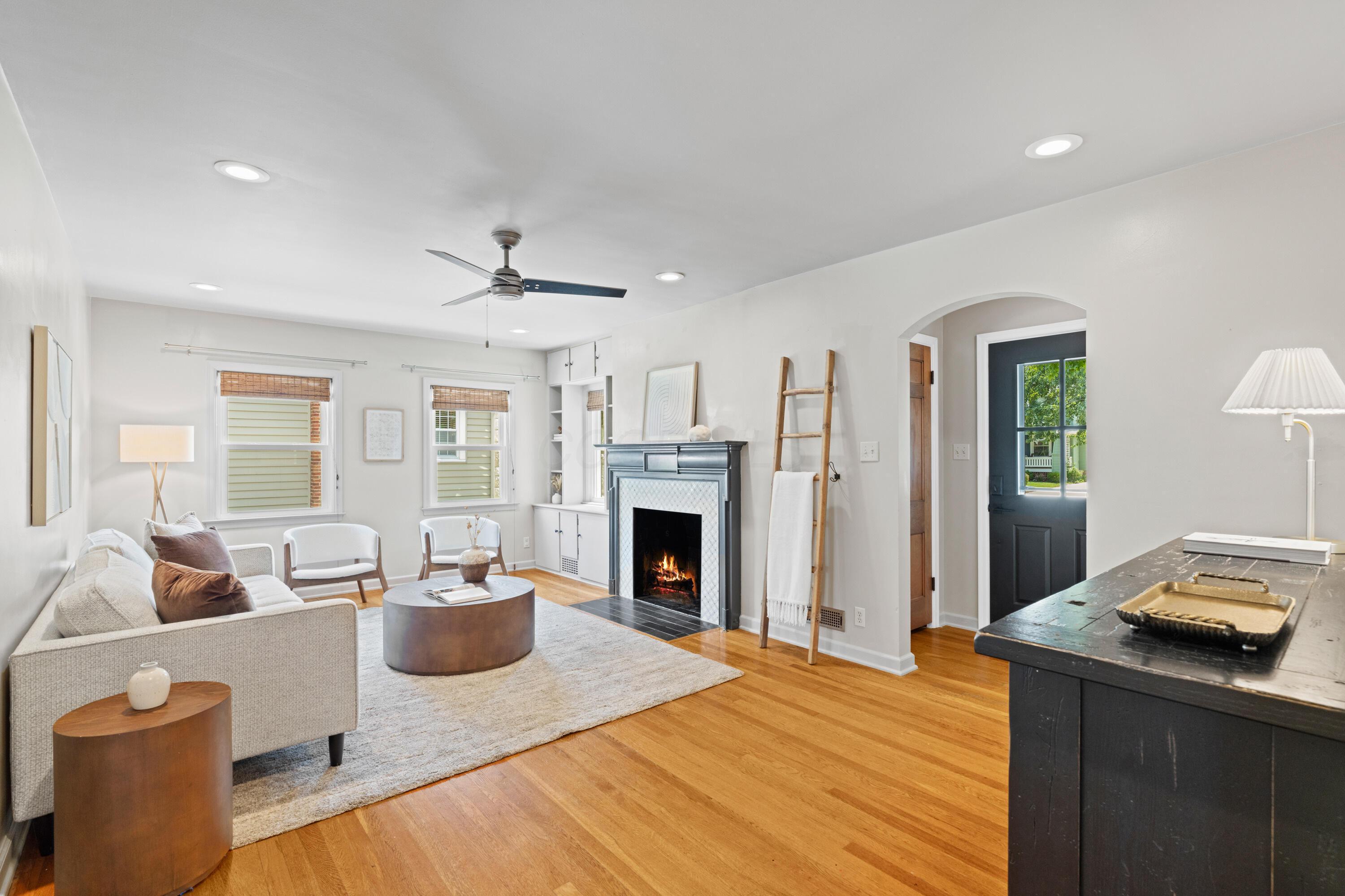 298 Blenheim Road Columbus, OH 43214 - Photo 5 of 40 dsc05829