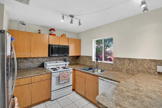 $535,000 | Palm Springs North, Hialeah, FL 33015
