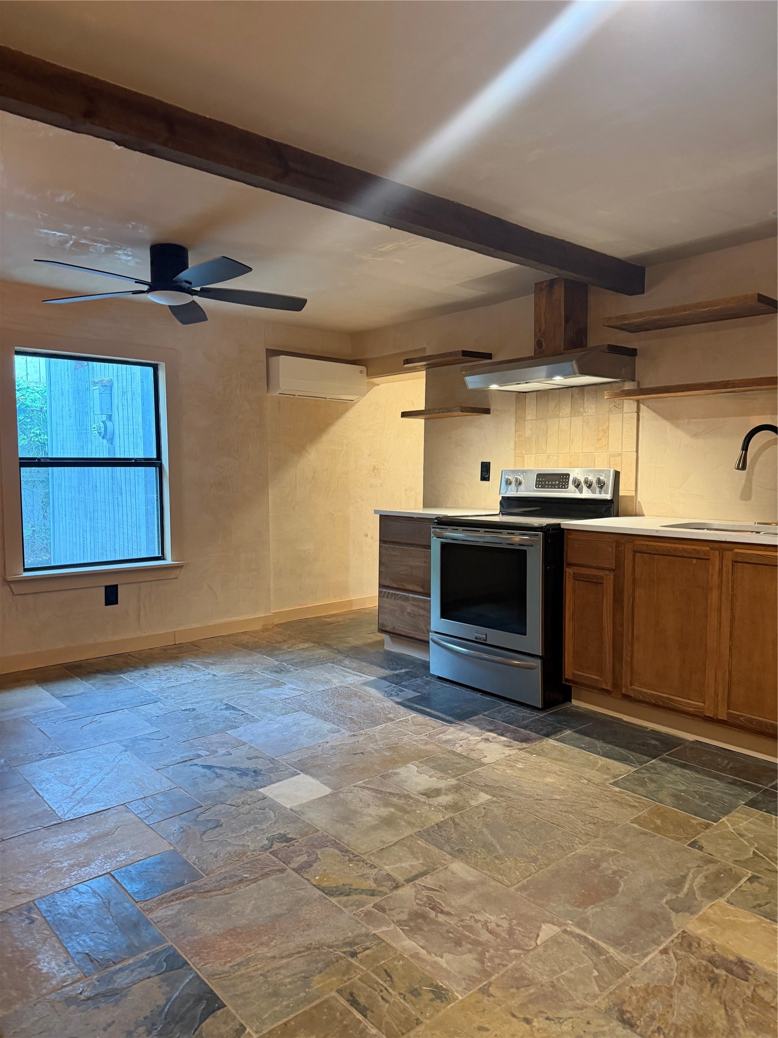 239 1/2 Westheimer Road, Unit A Houston, TX 77006 - Photo 5 of 13 Gallery Image 5