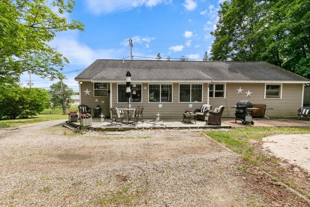 5 Haverhill Road Amesbury, MA 01913 - Photo 2 of 39 Gallery Image 2