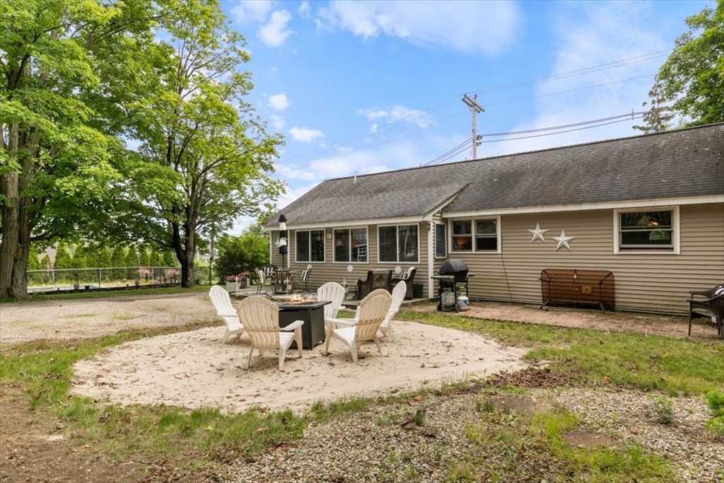 5 Haverhill Road Amesbury, MA 01913 - Photo 3 of 39 Gallery Image 3