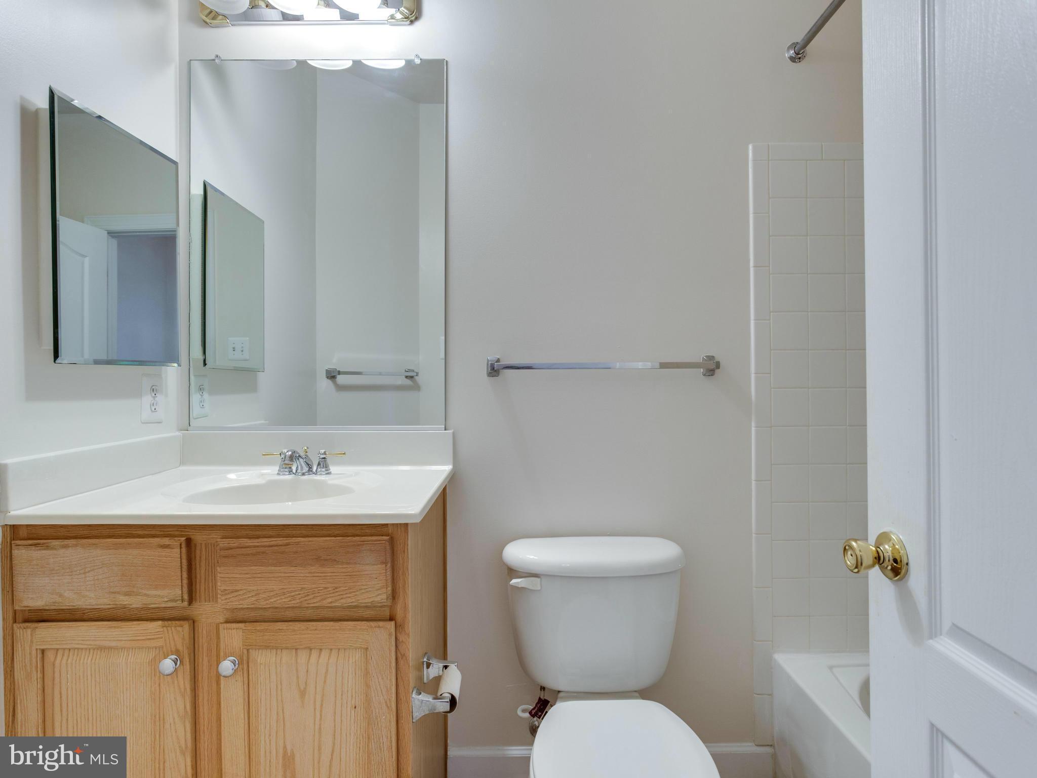 14022 Castle Ridge Way, Unit 37 Silver Spring, MD 20904 - Photo 25 of 30 Bath