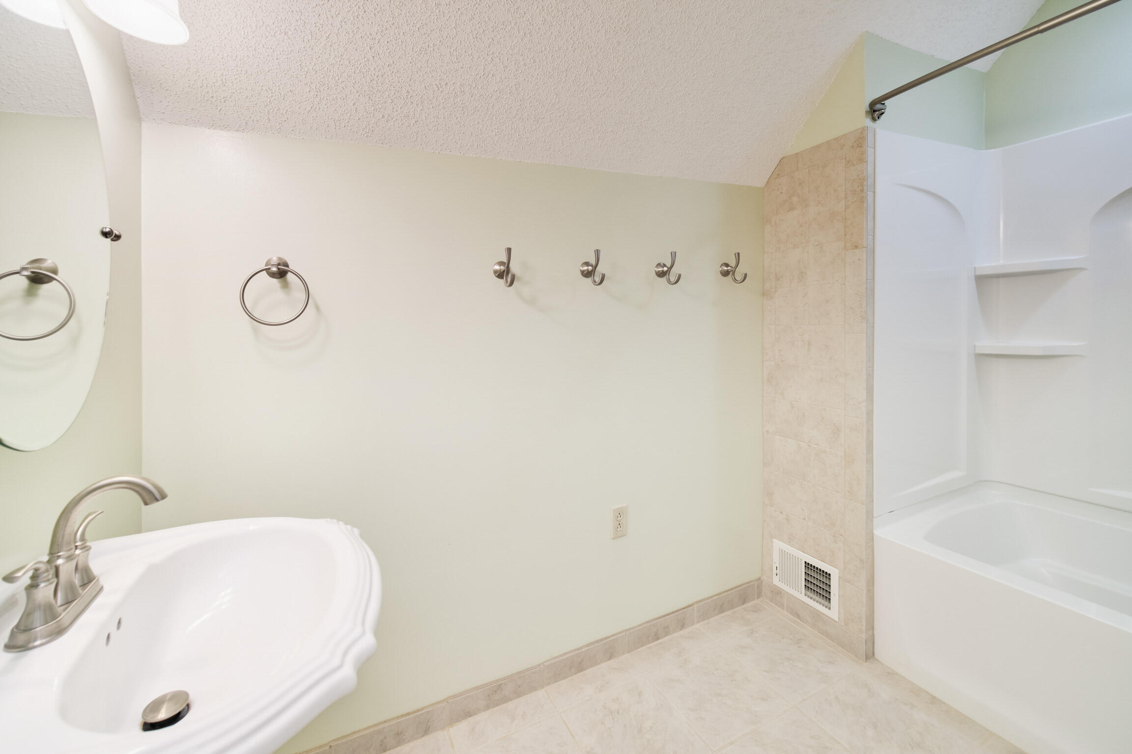 7529 North Quarterline Road Free Soil, MI 49411 - Photo 38 of 69 Upper Full Bath