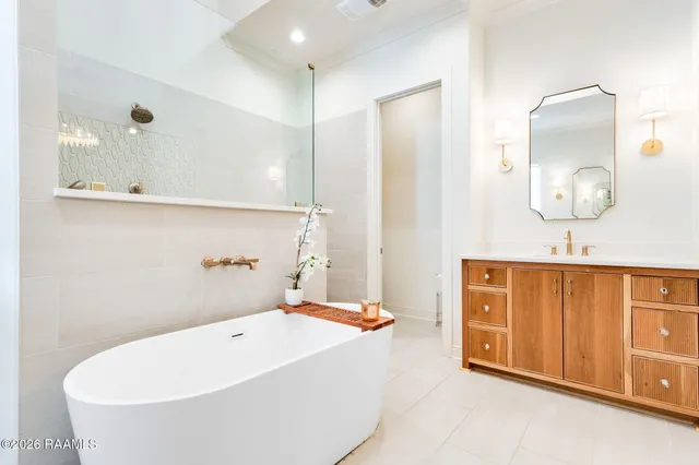 $705,000 | 202 Ashgrove Lane, Youngsville, LA 70592