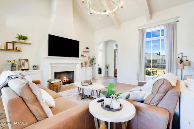 $705,000 | 202 Ashgrove Lane, Youngsville, LA 70592