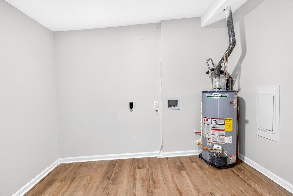 504 West Butternut Road Summerville, SC 29483 - Photo 33 of 47 Great laundry/Mud room space