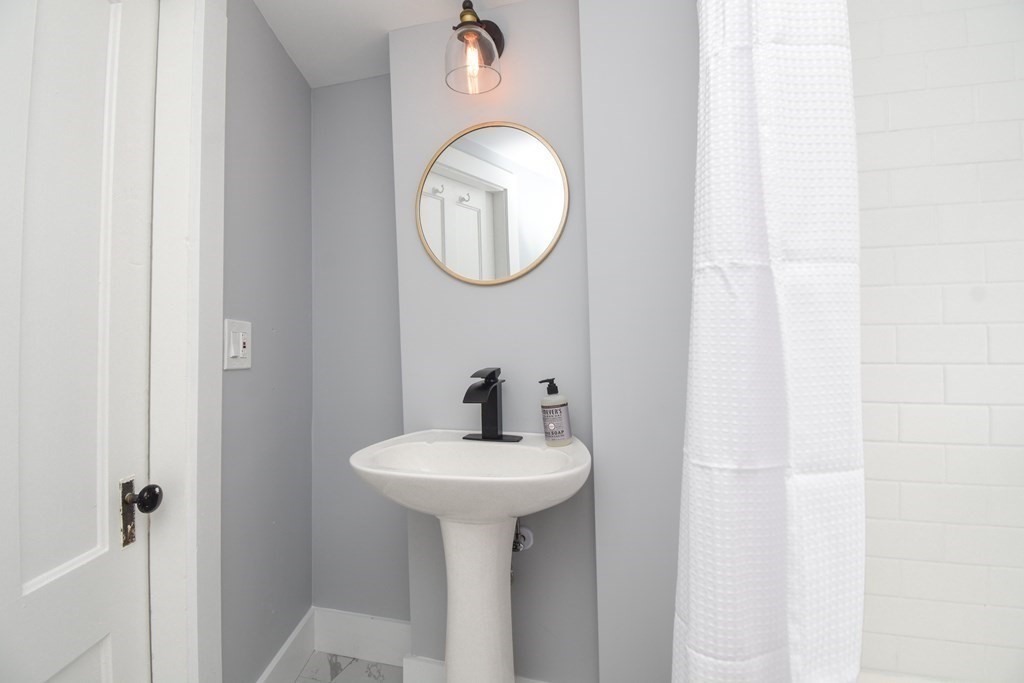 187 Westminster Street Springfield, MA 01109 - Photo 32 of 42 Gallery Image 32