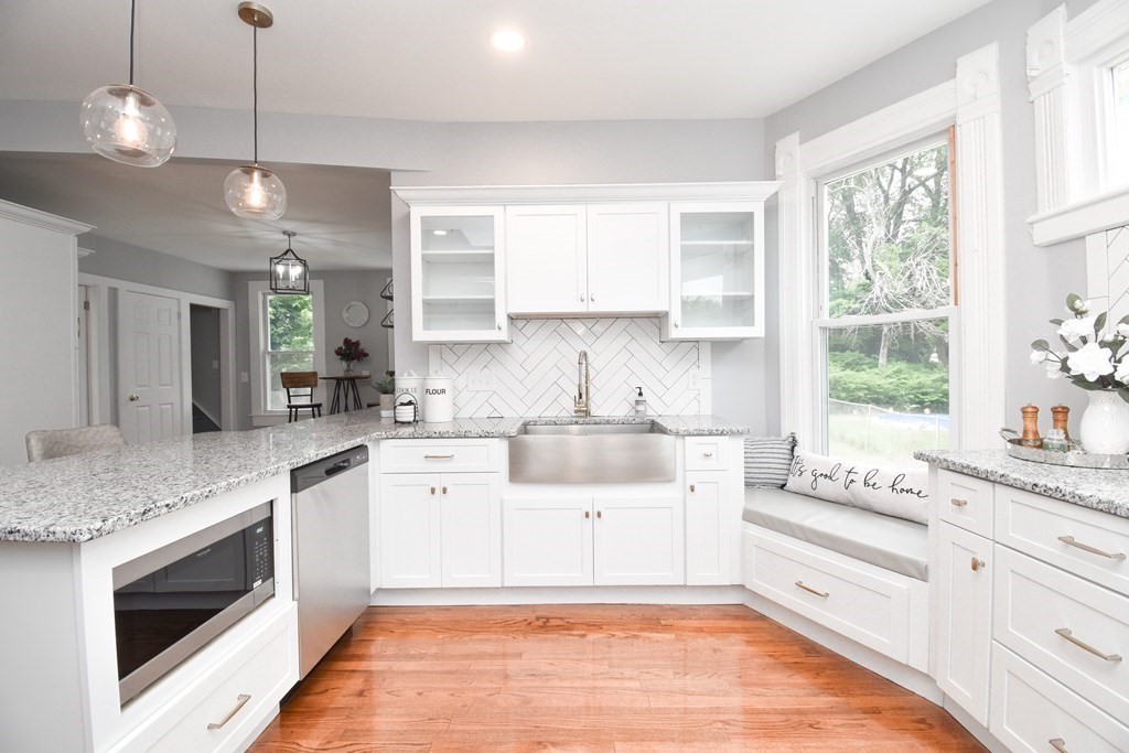 187 Westminster Street Springfield, MA 01109 - Photo 4 of 42 Gallery Image 4