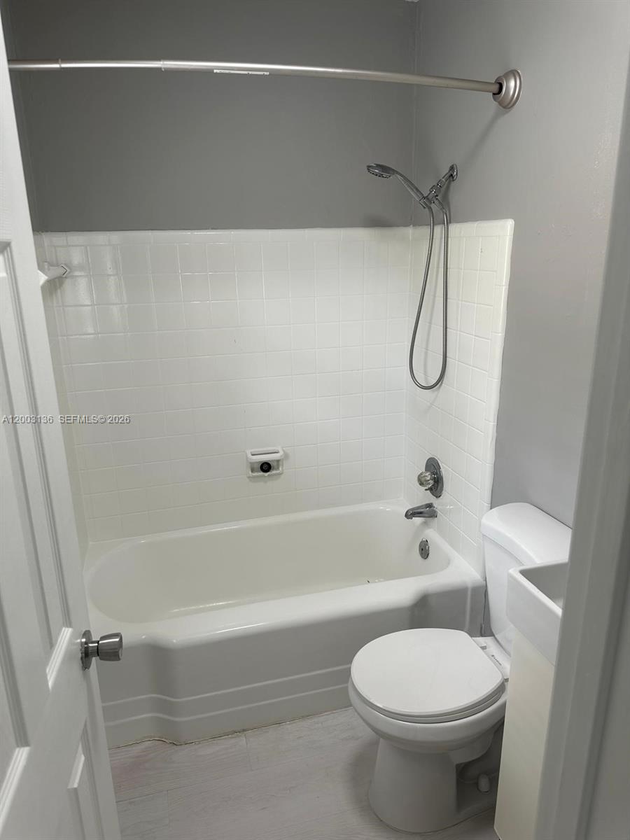 2016 Miami Road, Unit B Fort Lauderdale, FL 33316 - Photo 13 of 27