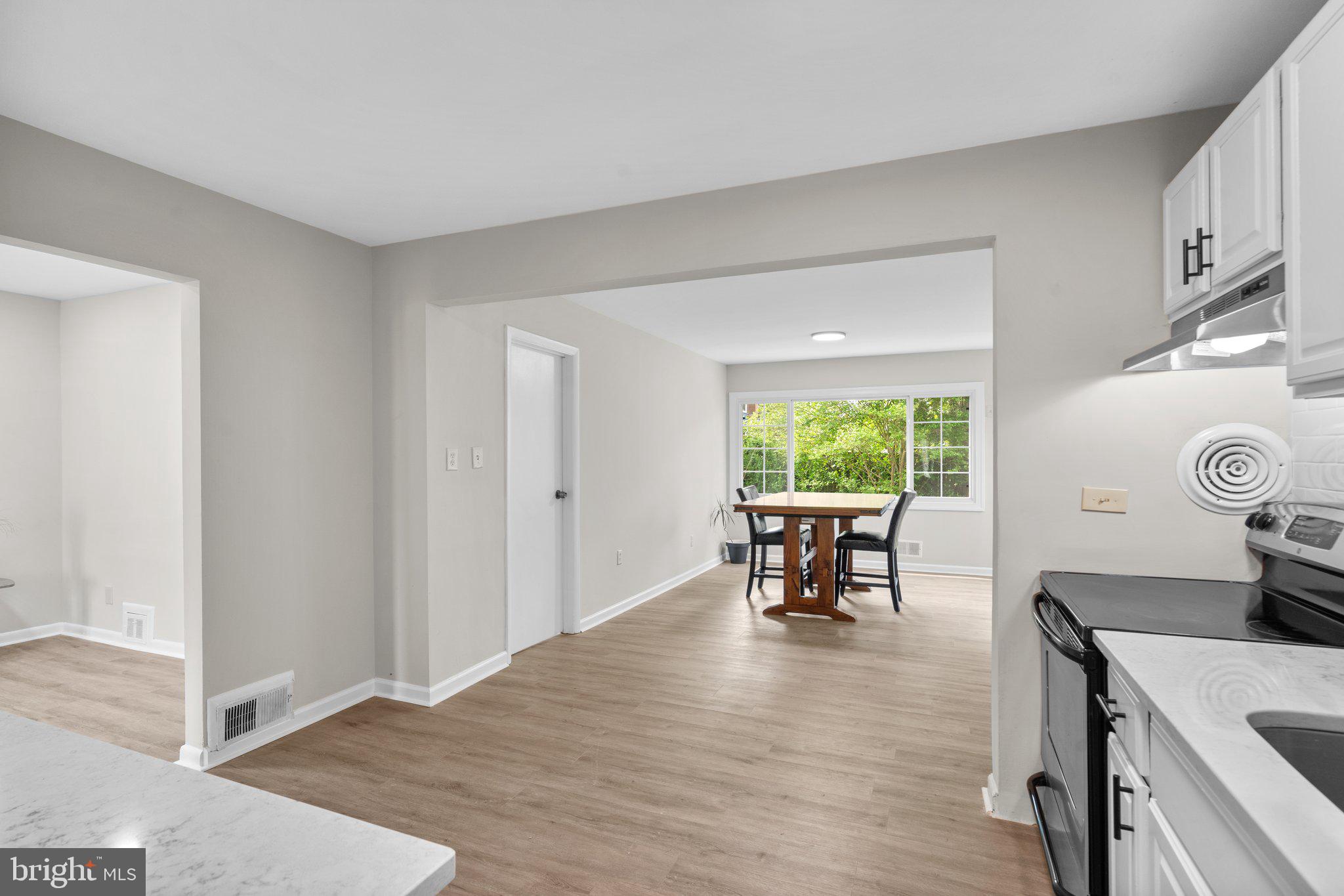 4102 Isbell Street Silver Spring, MD 20906 - Photo 11 of 34 Kitchen