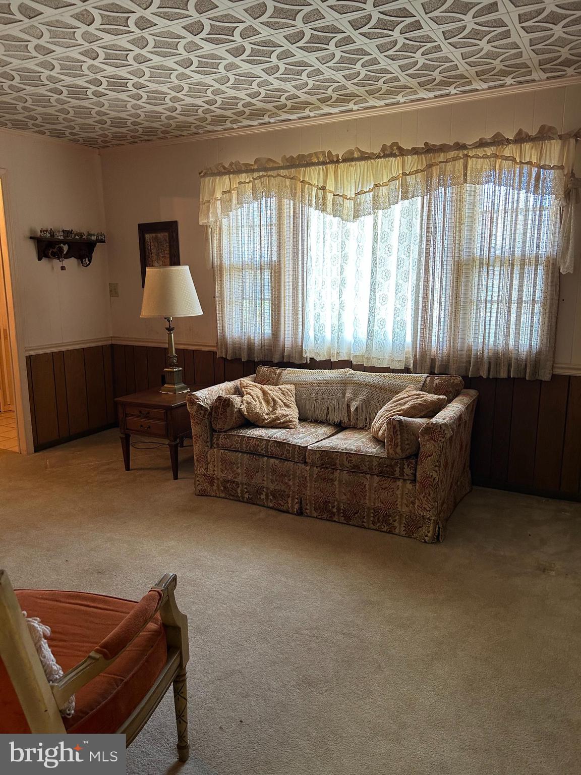 124 Karl Drive Dover, DE 19901 - Photo 29 of 58 a living room with furniture and a window