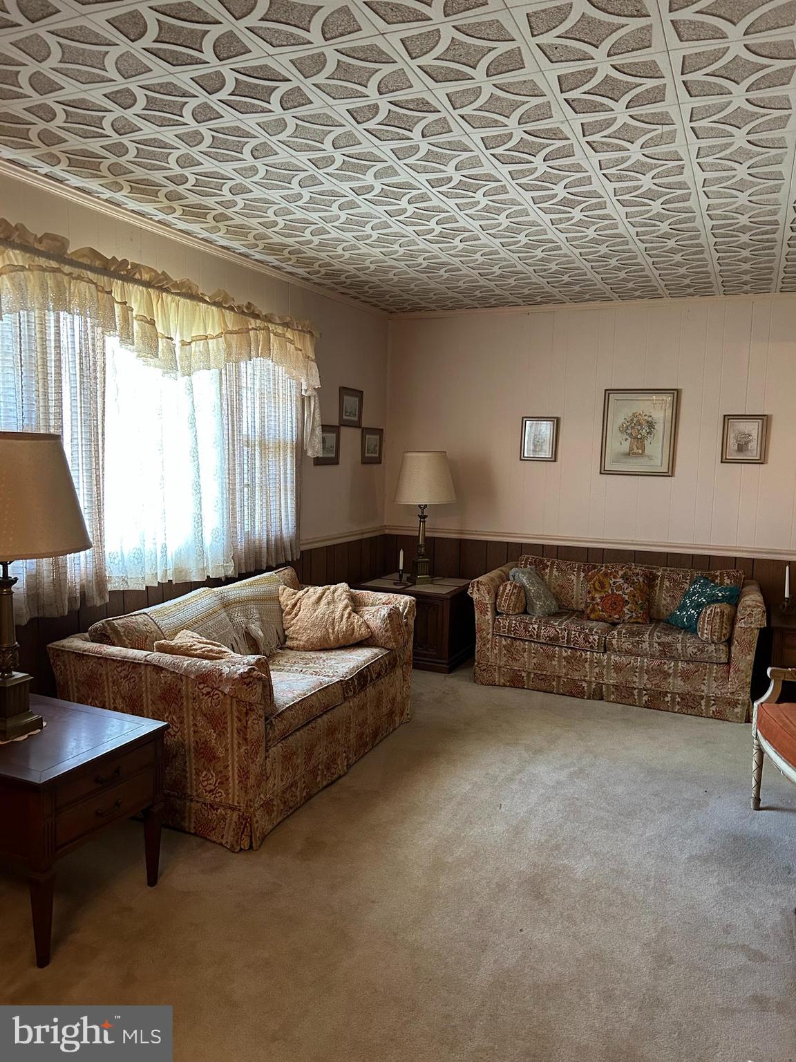 124 Karl Drive Dover, DE 19901 - Photo 31 of 58 a living room with furniture and a couch