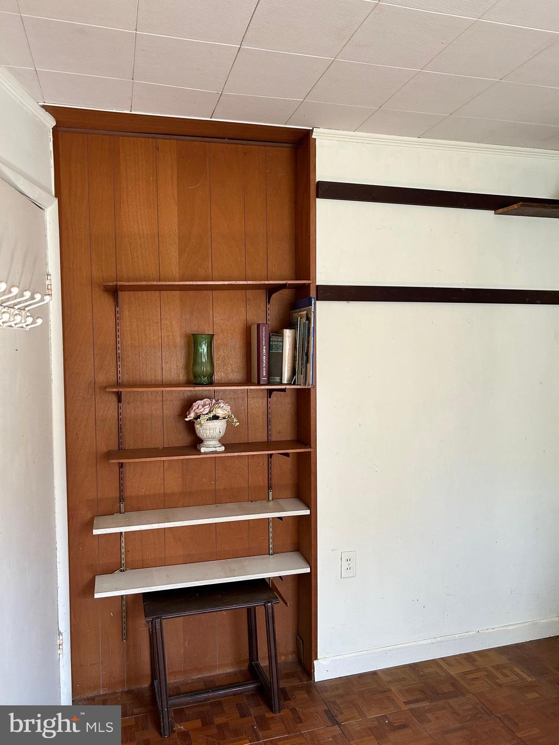 124 Karl Drive Dover, DE 19901 - Photo 49 of 58 a room with a door and a table