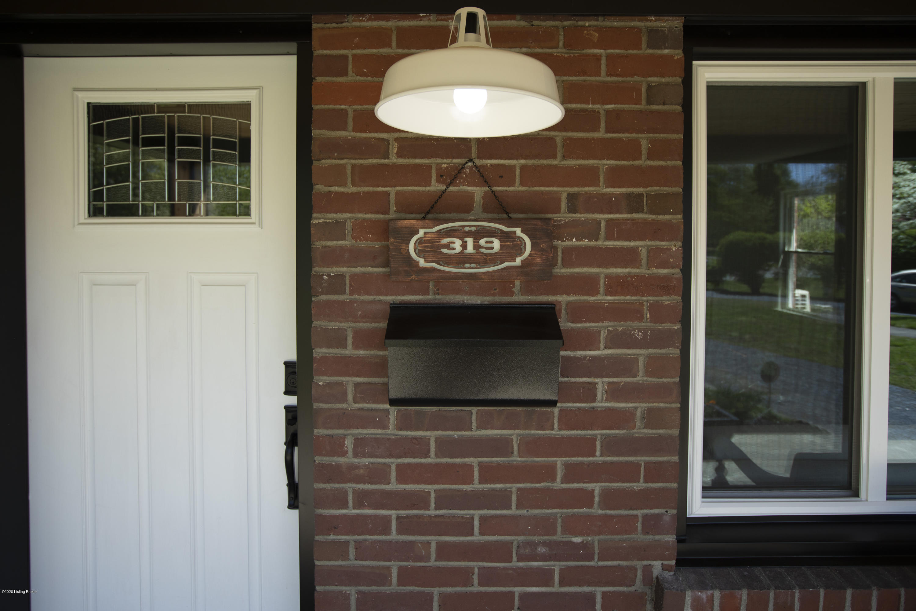 319 Merriman Road Louisville, KY 40207 - Photo 4 of 31 3