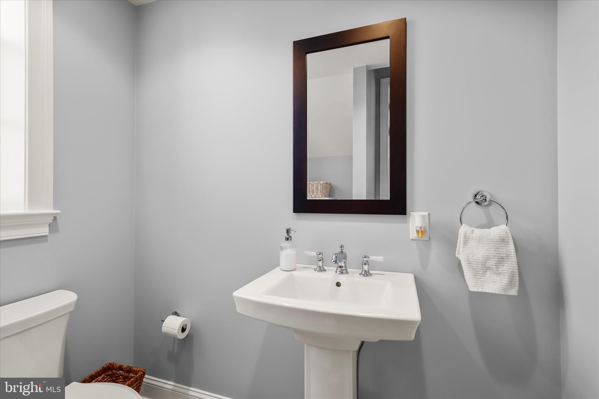 122 Queen Anne Road Stevensville, MD 21666 - Photo 34 of 100 Main LVL Powder Bath