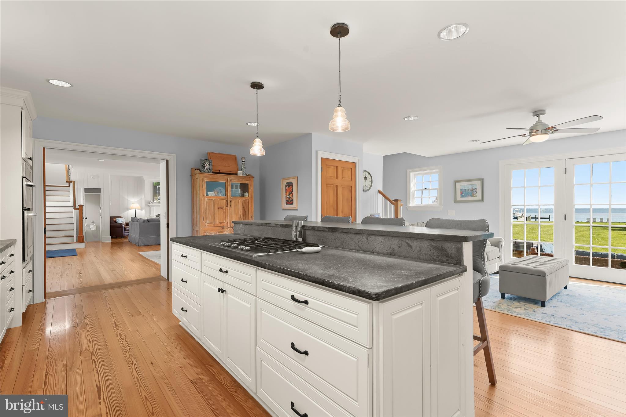 122 Queen Anne Road Stevensville, MD 21666 - Photo 38 of 100 Gas Cooktop