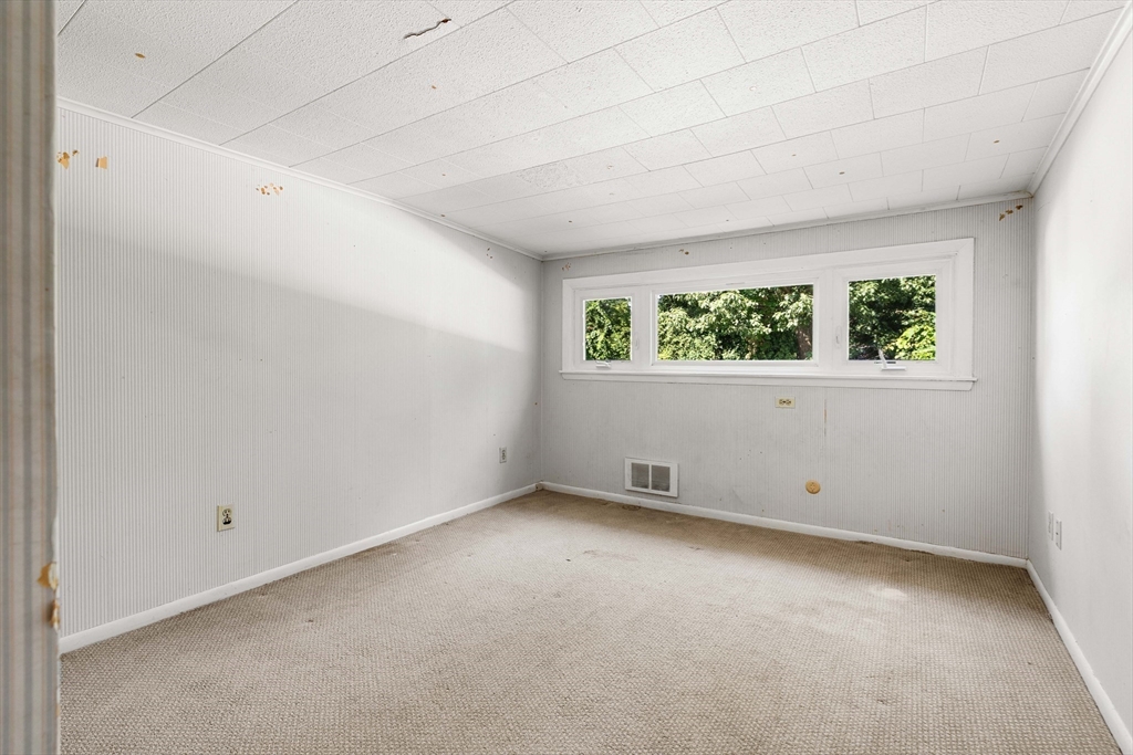 173 Florence Road Lowell, MA 01851 - Photo 37 of 42