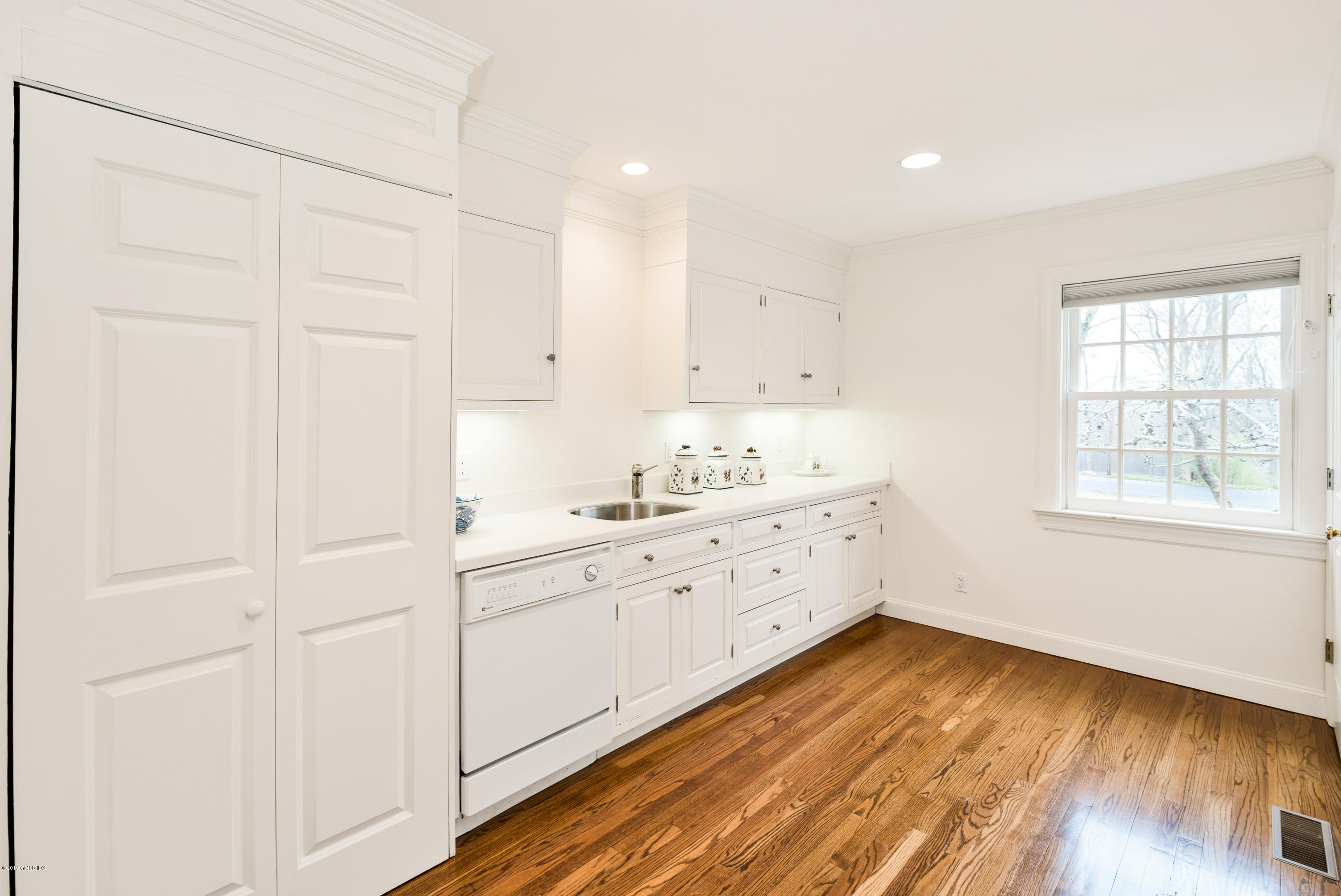 99 Hunting Ridge Road Greenwich, CT 06831 - Photo 19 of 32 13. project room