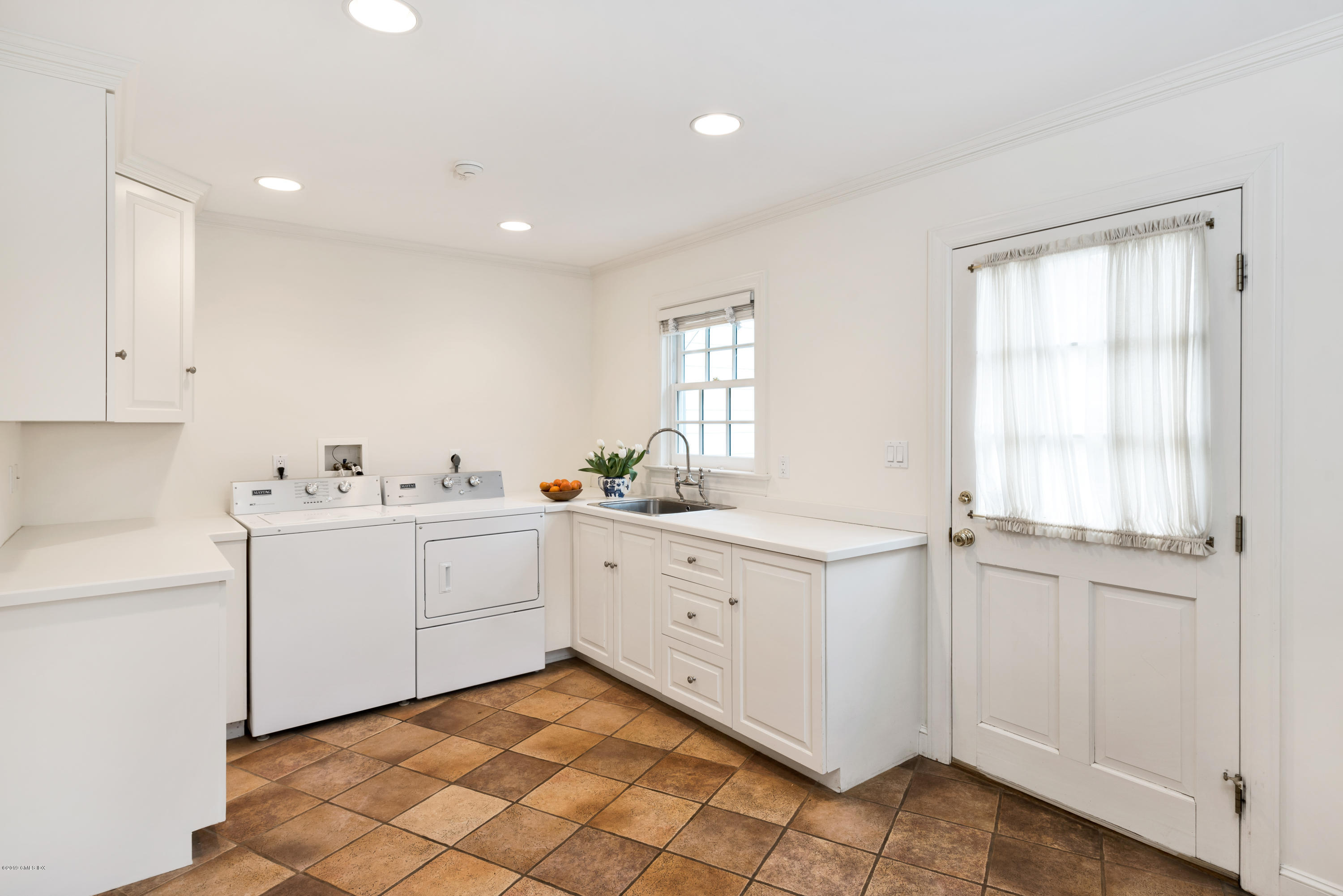 99 Hunting Ridge Road Greenwich, CT 06831 - Photo 20 of 32 14. laundry room