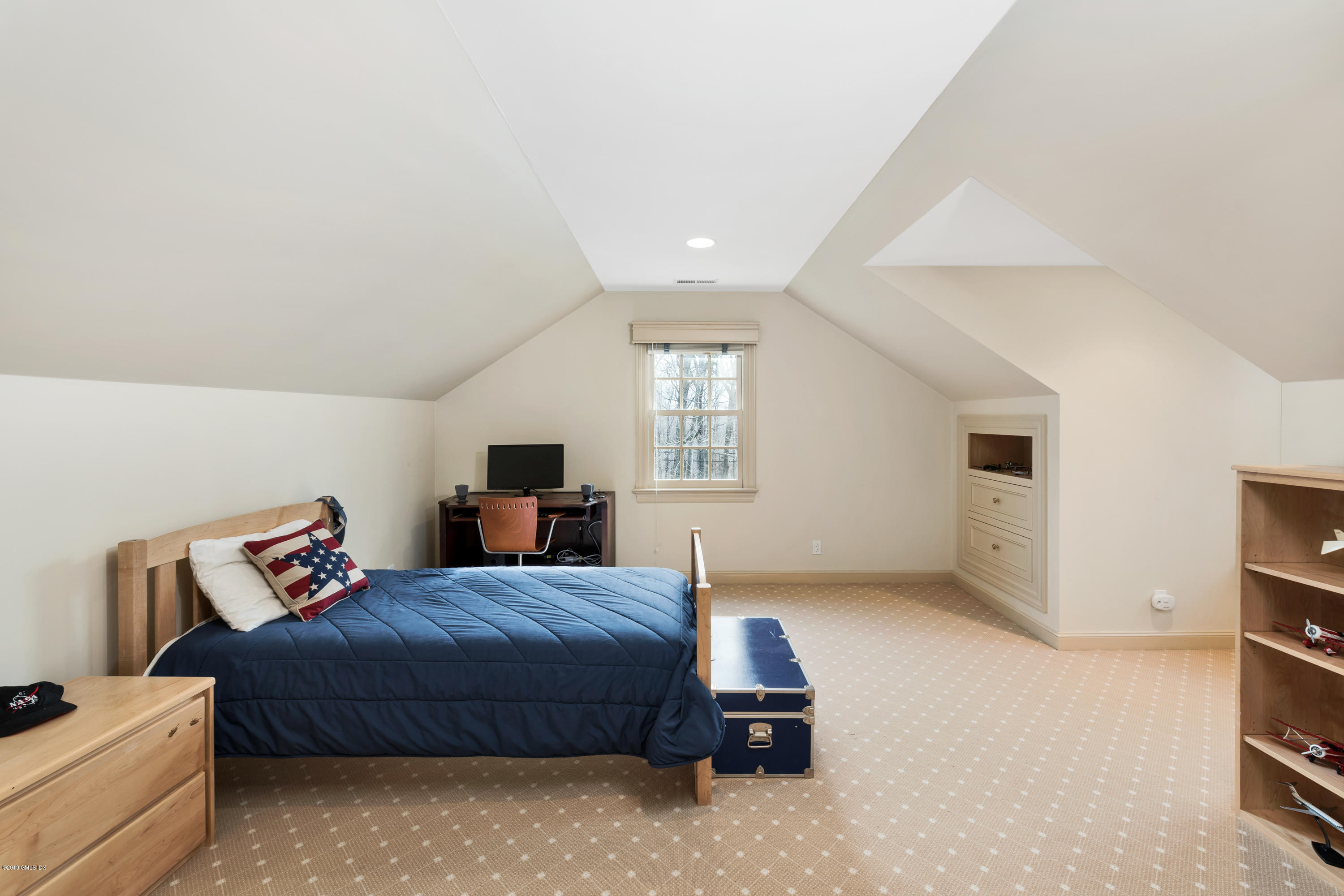 99 Hunting Ridge Road Greenwich, CT 06831 - Photo 27 of 32 21. bedroom