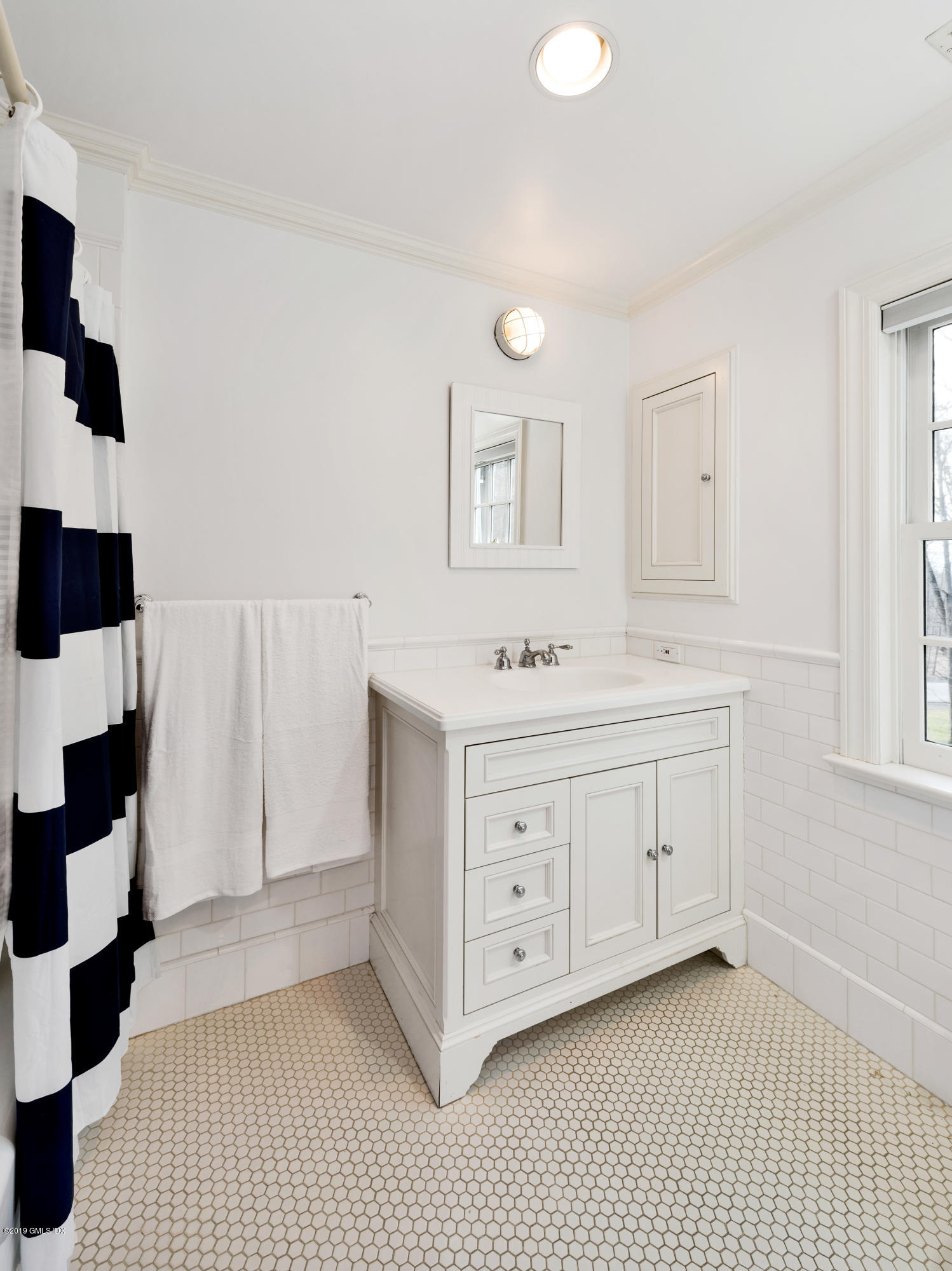 99 Hunting Ridge Road Greenwich, CT 06831 - Photo 30 of 32 23. bath