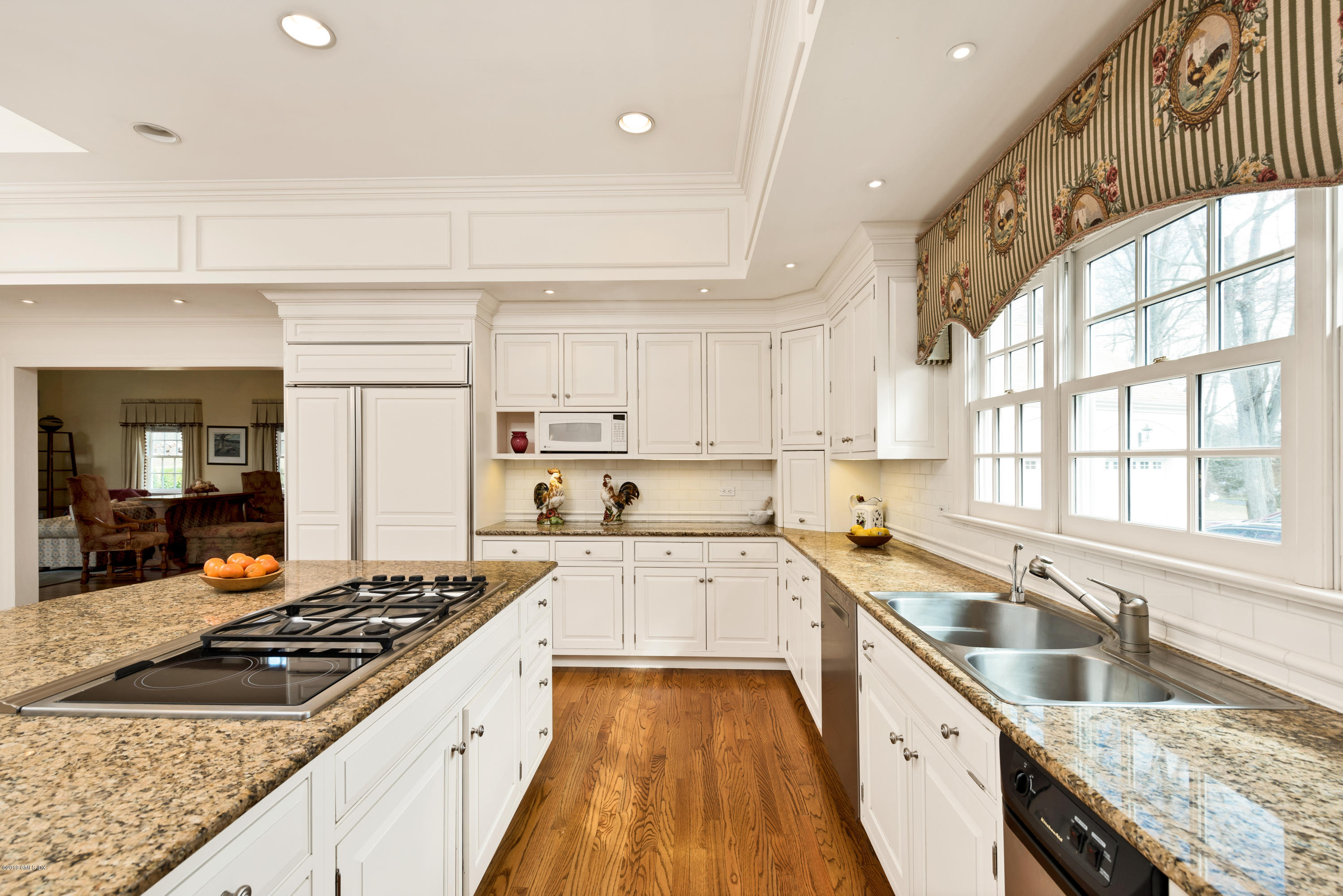 99 Hunting Ridge Road Greenwich, CT 06831 - Photo 6 of 32 5. kitchen