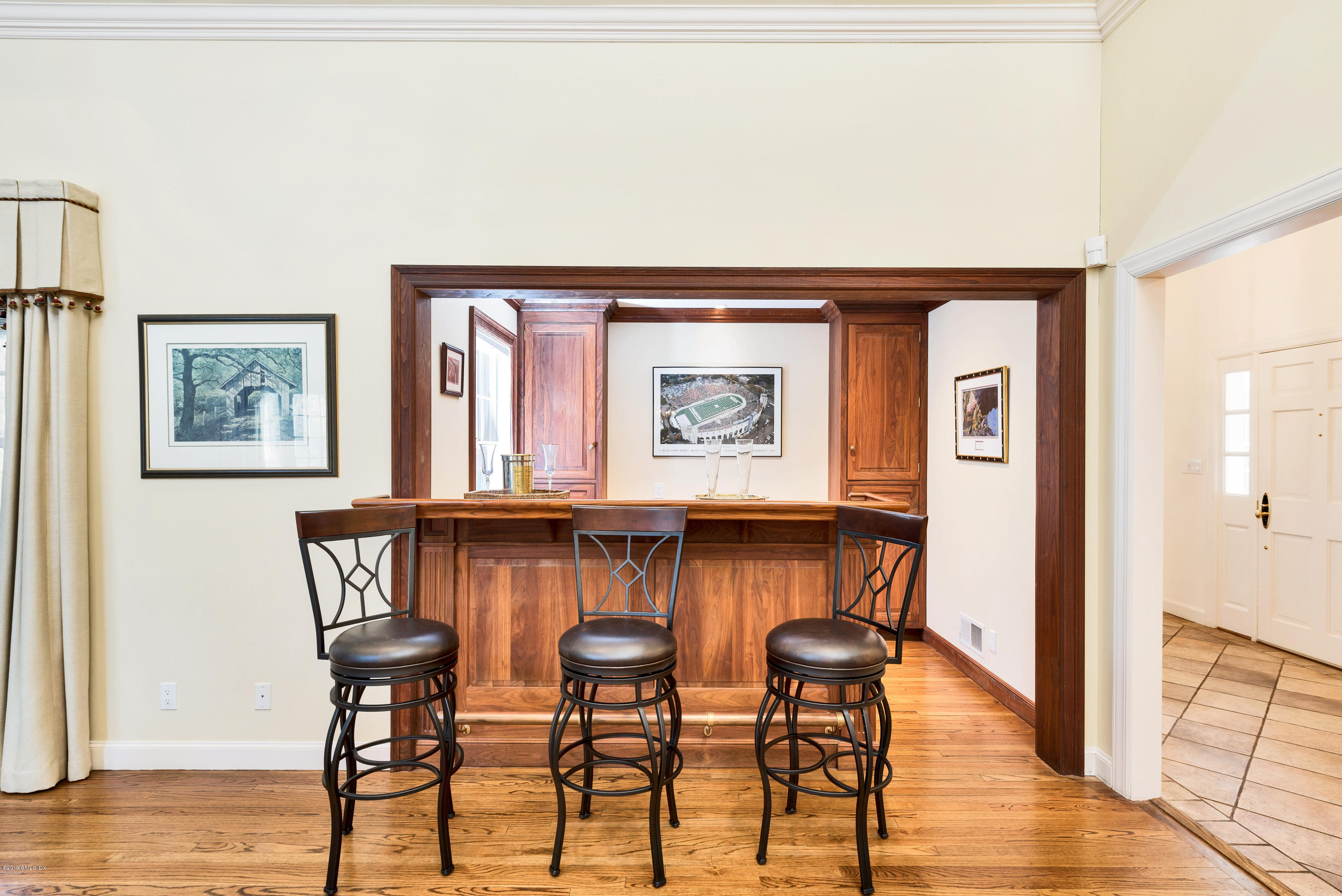 99 Hunting Ridge Road Greenwich, CT 06831 - Photo 9 of 32 8. bar