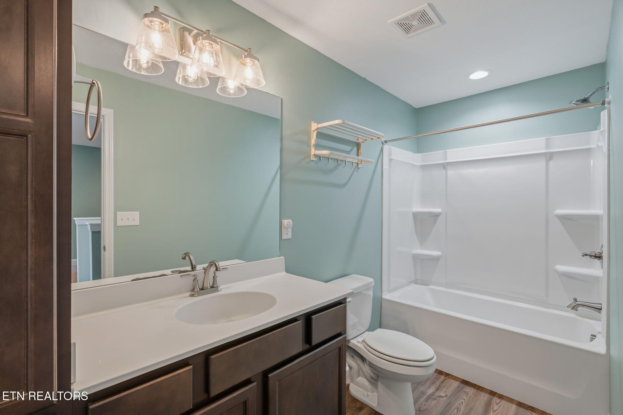 105 Fortenberry Street Oak Ridge, TN 37830 - Photo 38 of 60 Full Bath
