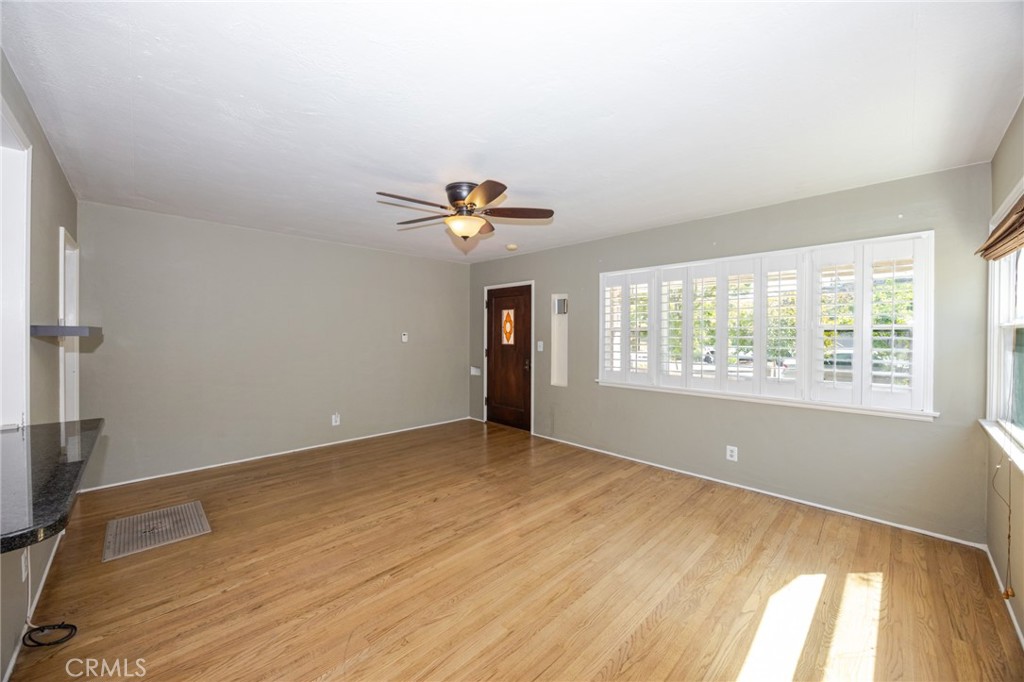 306 South Center Street Redlands, CA 92373 - Photo 6 of 23