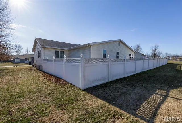 $359,900 | 50 Swan Lane, Farmington, MO 63640