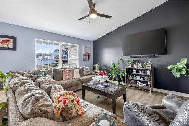 $359,900 | 50 Swan Lane, Farmington, MO 63640